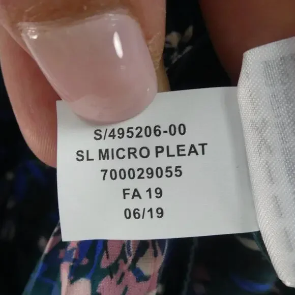 Banana Republic Sleeveless Micro Pleat Dress Sz 8 Petite Green Blue Floral Midi - Picture 11 of 13